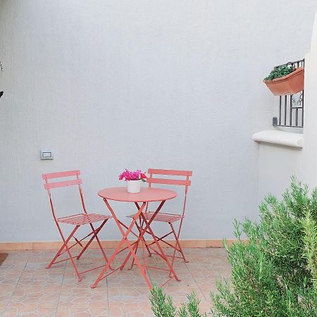 Ferienwohnung Nautilus - Monolocale Seminterrato Con Finestre Àrbatax Exterior foto