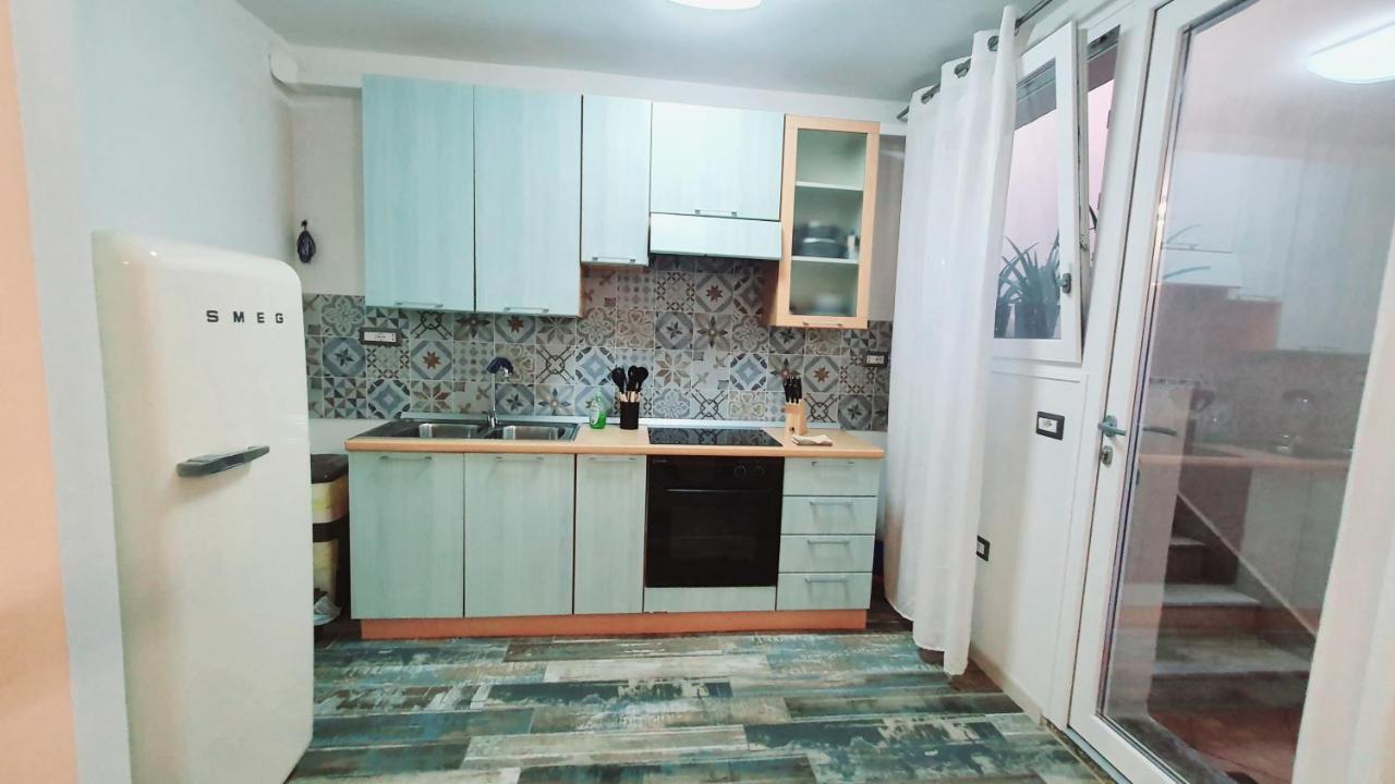 Ferienwohnung Nautilus - Monolocale Seminterrato Con Finestre Àrbatax Exterior foto